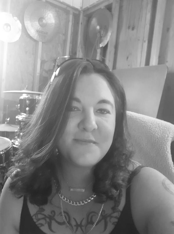 Black and White Picture of Dianna Hinson